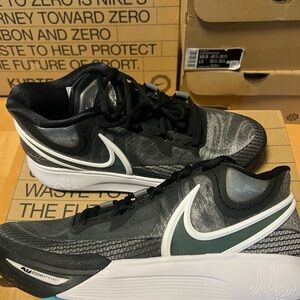 Nike Kyrie 8 Unisex Shoes
Size 
US 13